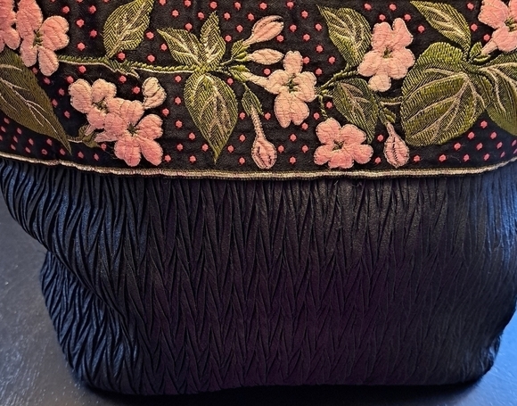 NWOT NaDaYa Black Satin Quilted Floral Bordered Tote/Bag - Picture 2 of 9